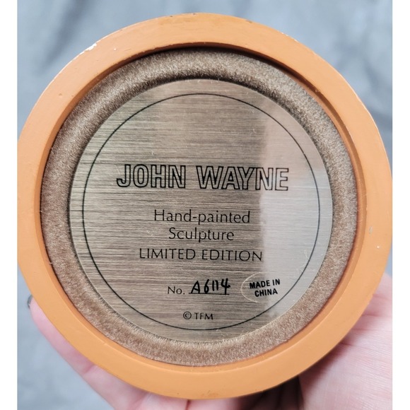 Vintage John Wayne Gunslinger Figurine Cloche Limited Edition Western Town Scene - Picture 5 of 6